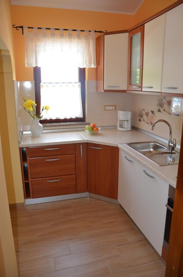 Villa Fragola - Holiday House With Large Garden Tinjan Екстер'єр фото