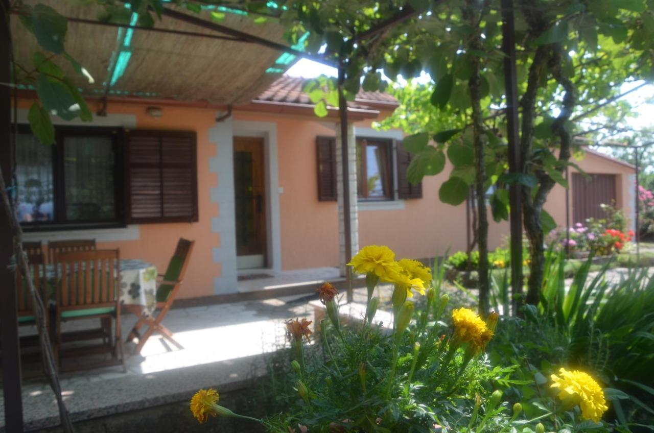 Villa Fragola - Holiday House With Large Garden Tinjan Екстер'єр фото